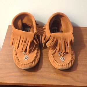 Manitobah mocassins